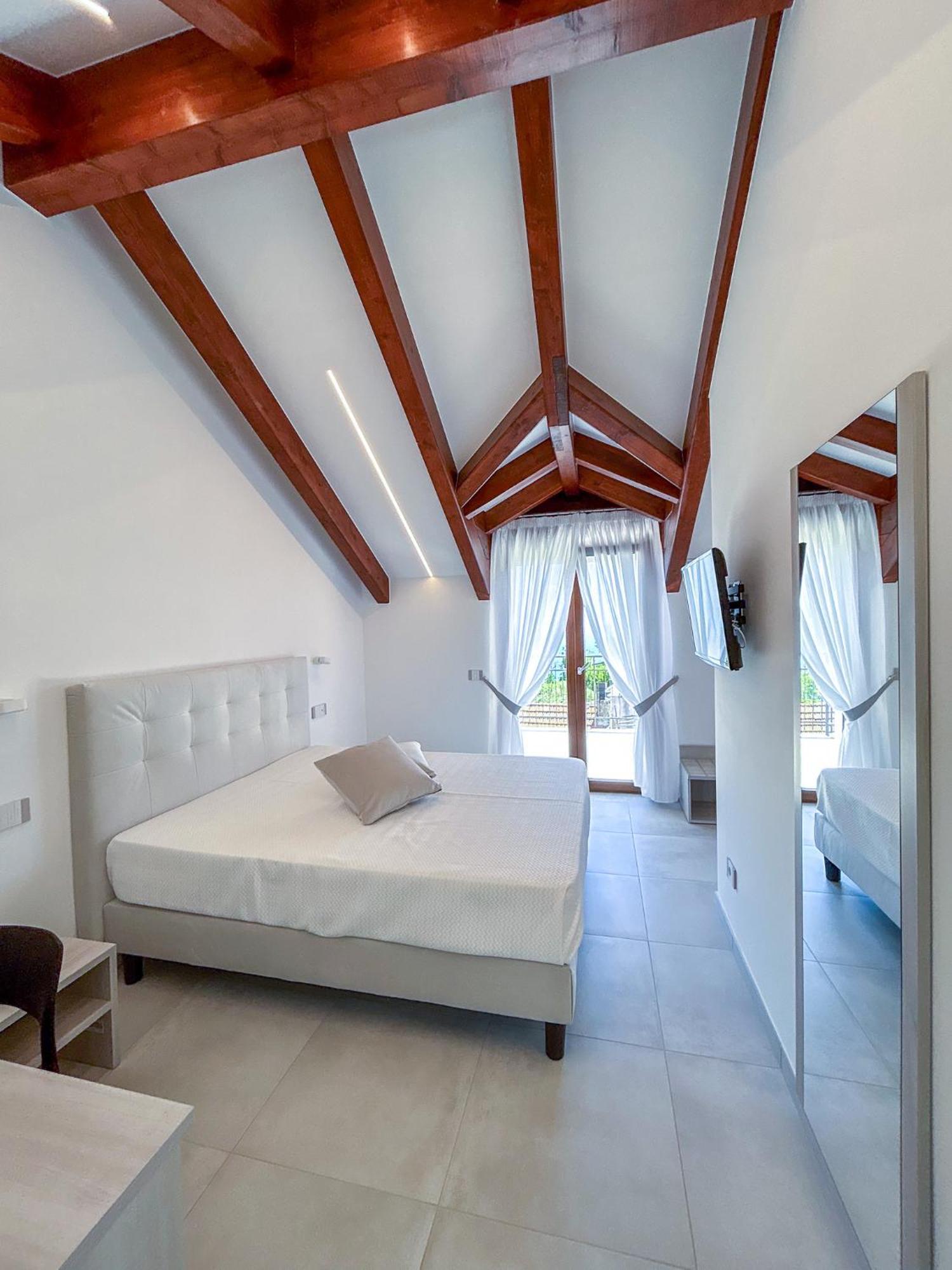 לינה וארוחת בוקר אג'רולה Casa Milly מראה חיצוני תמונה